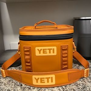 YETI Hopper Flip Soft Cooler - High Desert Clay